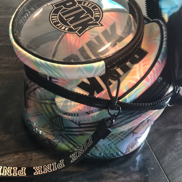 BNWOT VS PINK TRAVEL TOILETRIES CASES - Picture 7 of 8